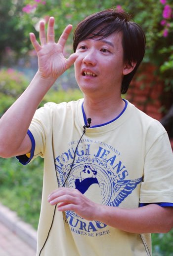 阿牛打掉16颗烂牙 变帅不是难事
