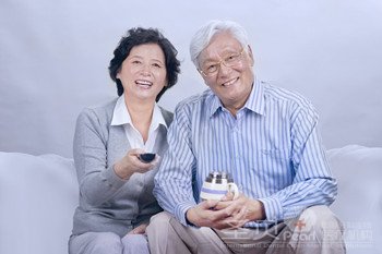 “圣贝牙科医院杯”老年人运动会首场启幕