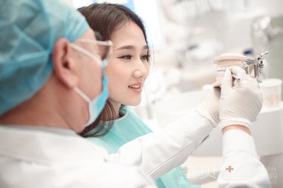 成都色素牙的形成及治疗